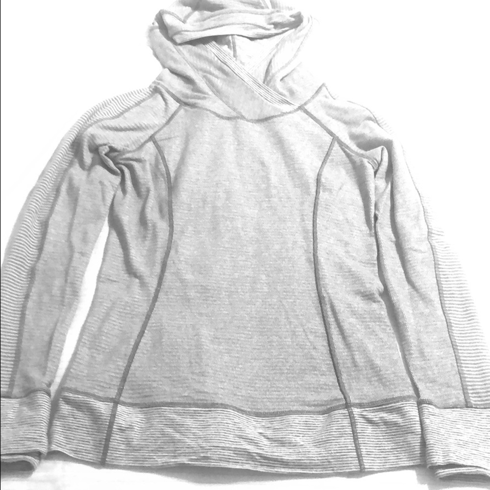 Lululemon size 6 grey pullover